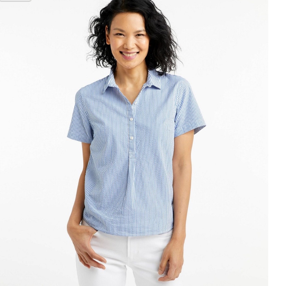L.L. Bean Women's Vacationland Seersucker Shirt. Size: Medium Petite.